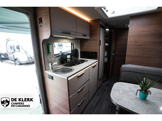 Knaus SPORT 500 KD gas Christmas Special foto: 9