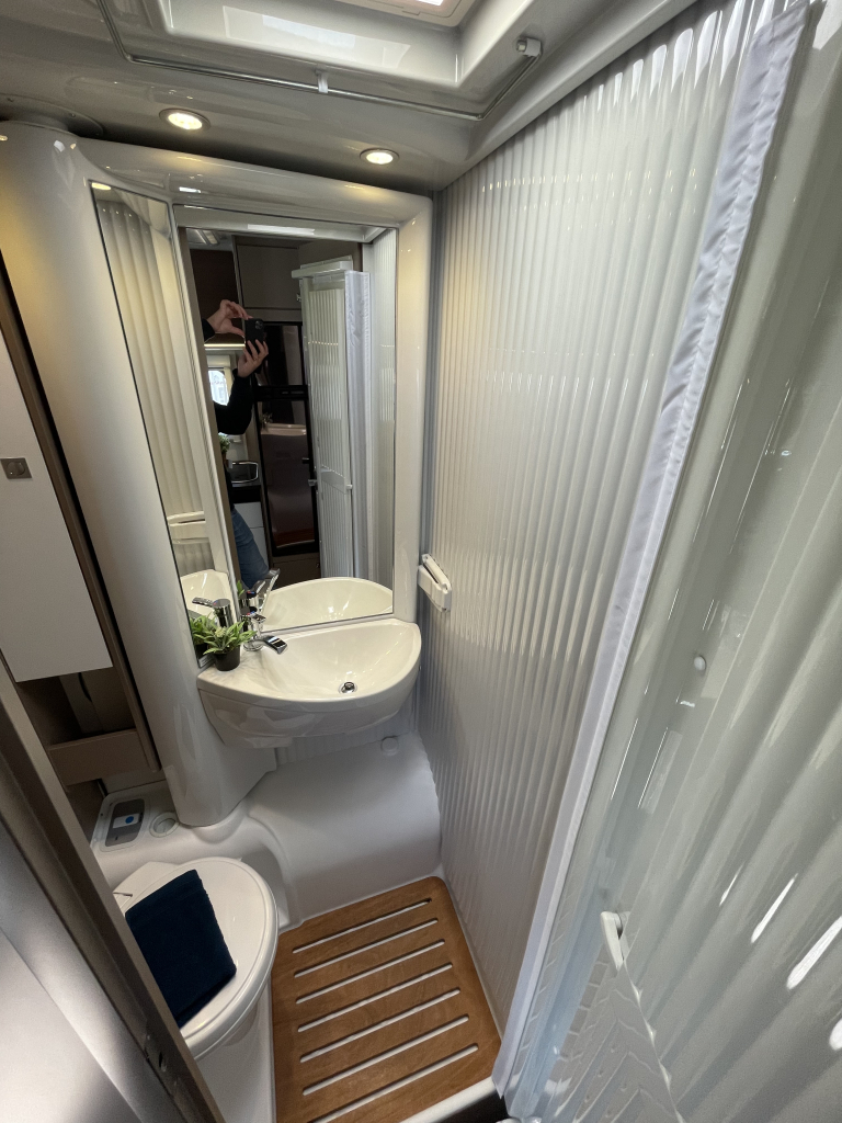 Hymer Etrusco T7300 SB ENKELE BEDDEN + HEFBED FIETSENDRAGER LIFT foto: 10