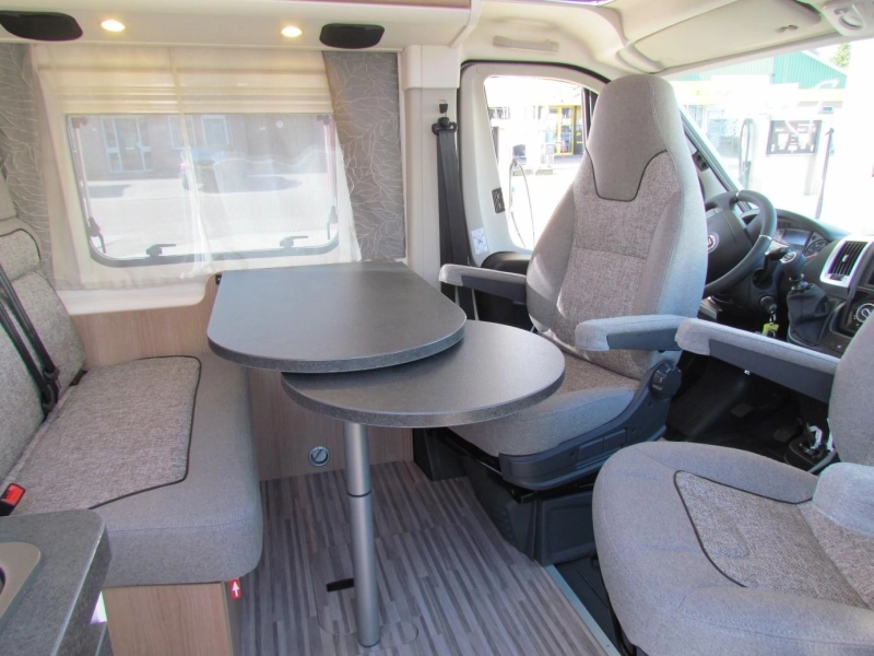 Malibu Van Two Rooms 640 Single bed, automatic photo: 2