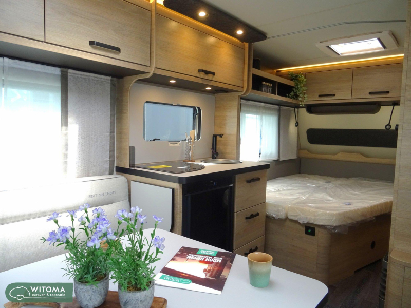 Weinsberg CaraOne Edition HOT 450 FU Frans bed  foto: 2