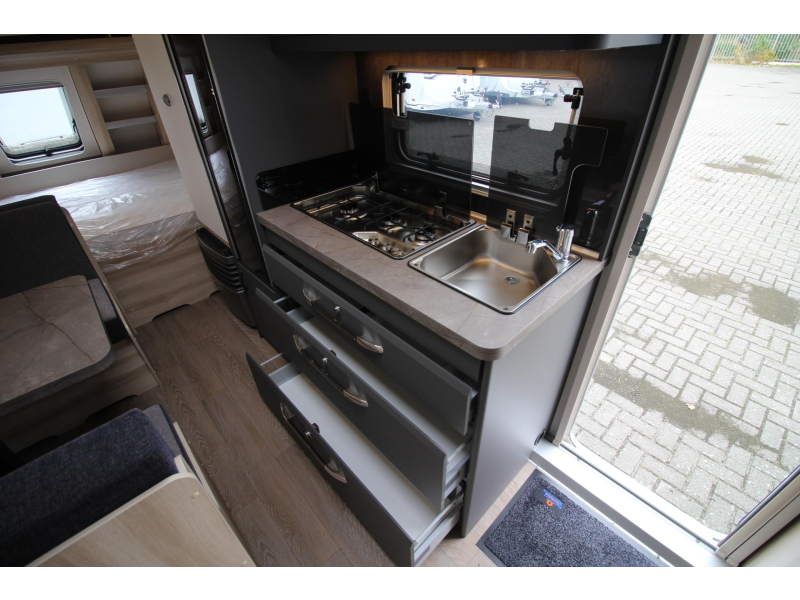 Hobby De Luxe 490 KMF Stapelbedden!  foto: 11