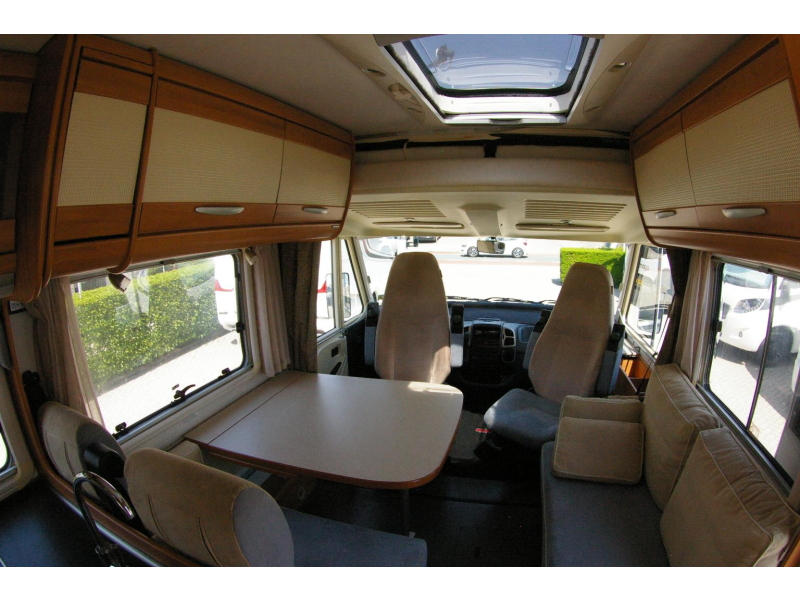 Hymer B 654 Cama francesa, Autom&aacute;tico, Aire acondicionado foto: 7