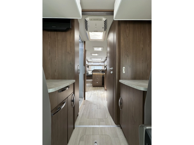 Frankia Platin I 8400 PLUS Mercedes Round Seat 190HP photo: 4