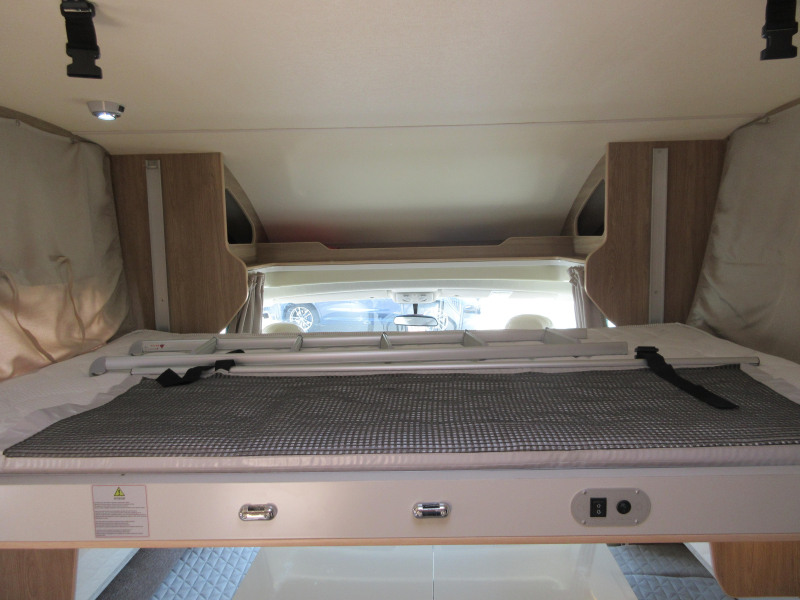 Rimor Seal 66 PLUS Face to Face and Queen Bed photo: 9
