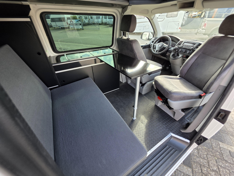Volkswagen T5 2 TDI 4 persoons hefdak 2014  foto: 5