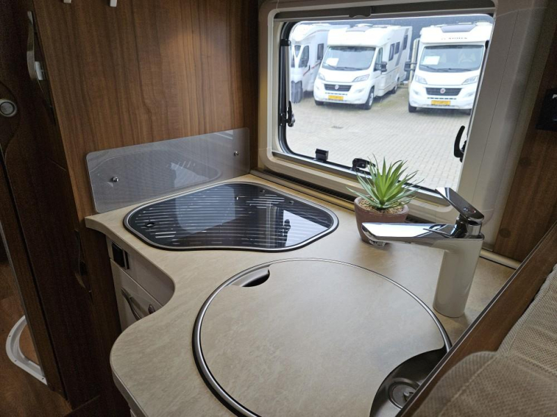 Hymer ML-I 630 Electric bike rack, awning photo: 13