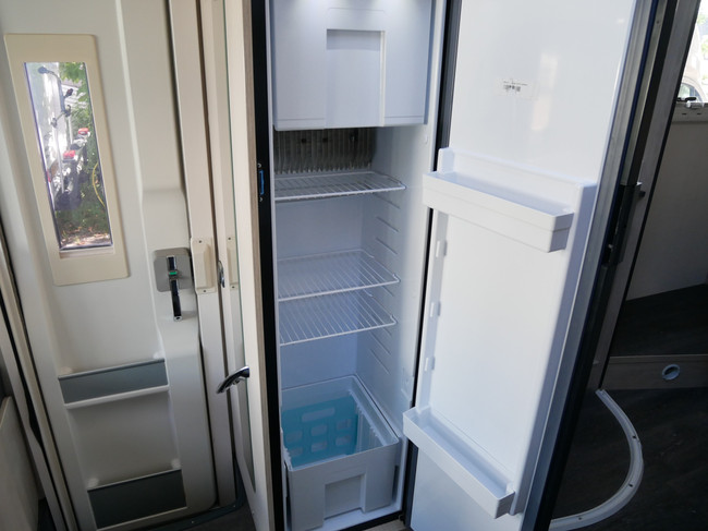 Chausson 718 XLB Special Edition, Cama Queen, Cama abatible!! foto: 12