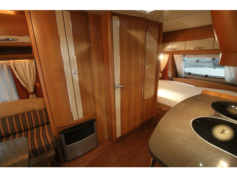 Hobby La Vita Bionda 455 UF Avance + toldo VT. foto: 7