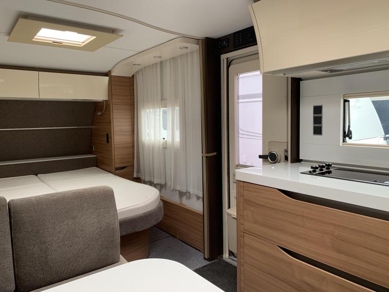 Adria Alpina 663 PT Zeer compleet!!  foto: 3