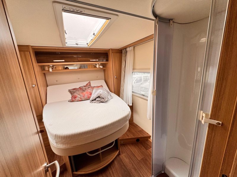 Knaus Sun Ti 700 LX Premium con cama Queen foto: 15