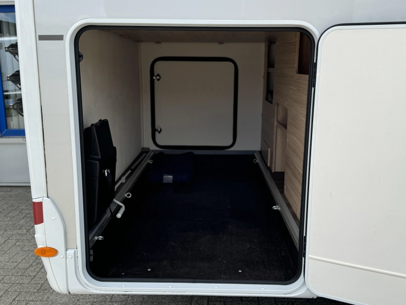 Sunlight T 68 Adventure Edition Camas individuales / Cama abatible foto: 3