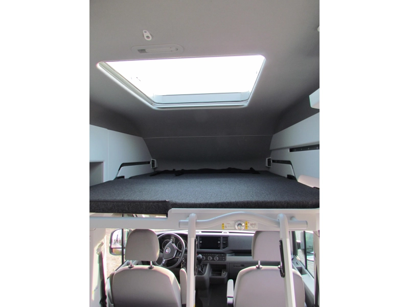 Volkswagen Grand California Quer- und Hubbett, Automatik Foto: 3
