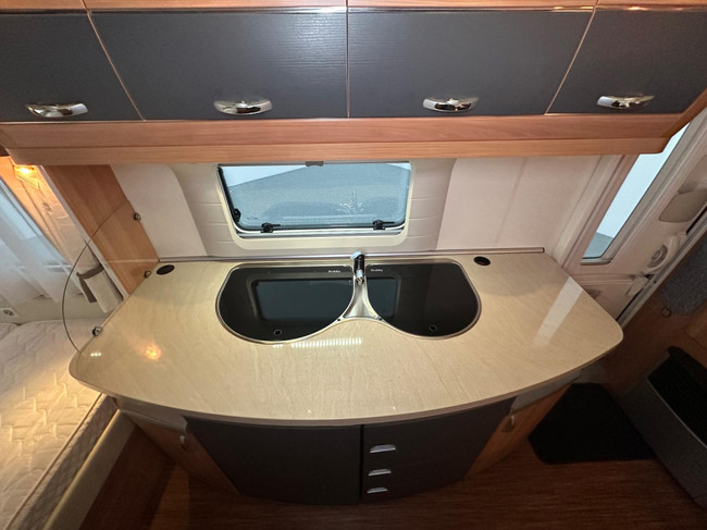 Hobby De Luxe 440 SF photo: 16
