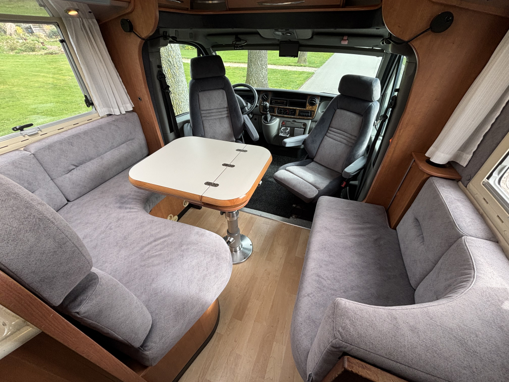 ARCA 3.0L (chain) Very spacious Complete and well maintained P 674 LSX photo: 4