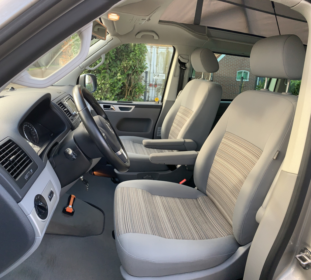 VOLKSWAGEN CALIFORNIA photo: 5