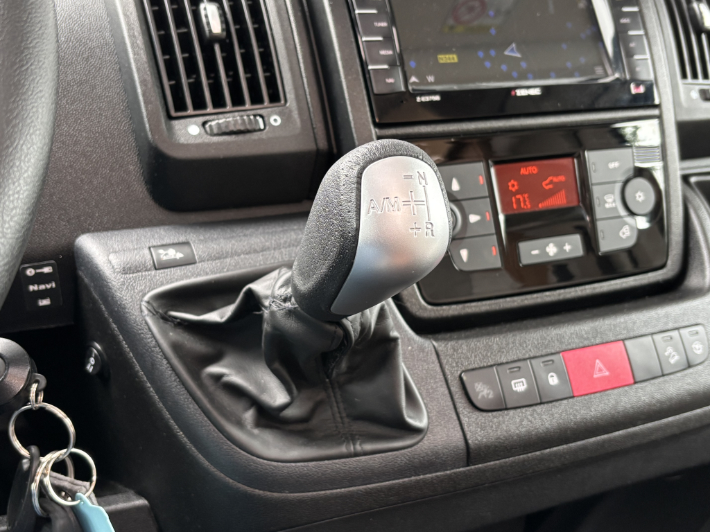 LMC PASSION V 643 G AUTOMAAT ENKELE BEDDEN EURO6 10.000KM! foto: 13