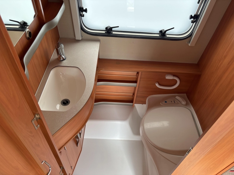 Eriba Touring Troll 540 GT Mover/Thule luifel  foto: 7