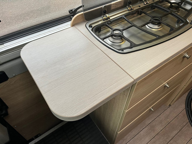 Knaus Boxstar Freeway 640 Automaat Off-Grid Lengtebedden foto: 21