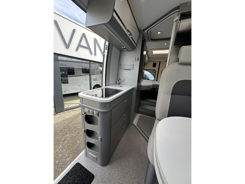 Adria Twin 640 SLX 150 hp solar panel photo: 10