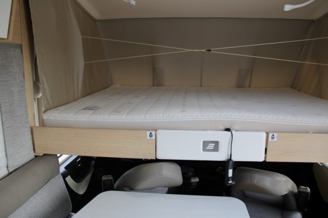Volledig luchtgeveerde Hymer B ML I 780 9 G Tronic Automaat 170 pk Mercedes 417 CDI (53  foto: 65