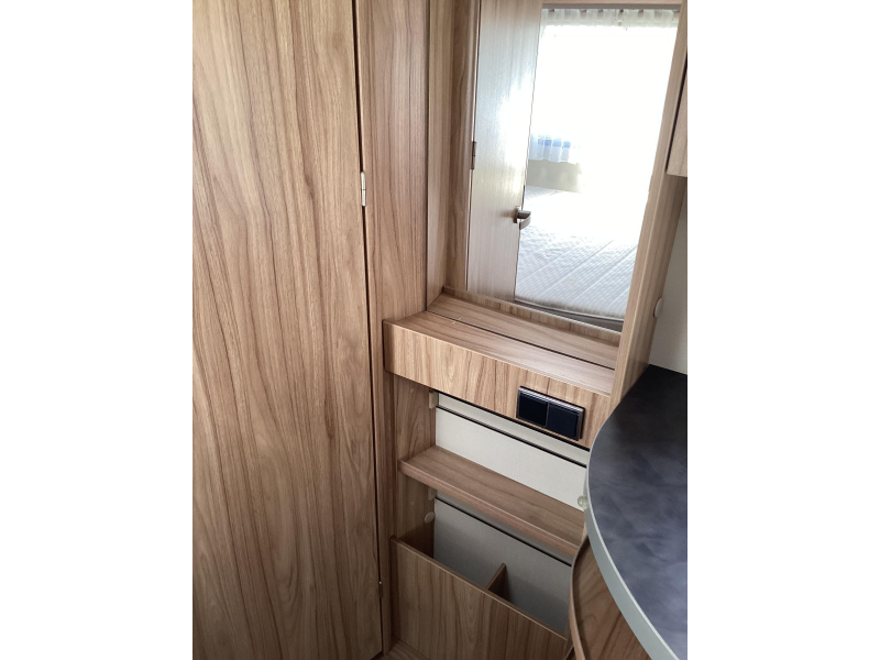 Eriba Nova Light Delight 465 Mover/ omnistor  foto: 8