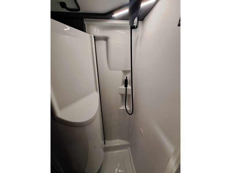 Adria Twin Supreme 640 SLB photo: 12