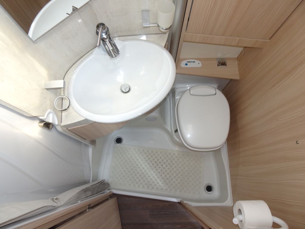 Bürstner Travelvan 690T foto: 7