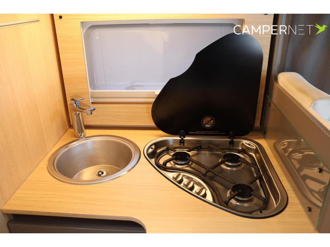 LMC Tourer Lift 730 165PK | Lengtebedden | Gescheiden douche | Hefbed | Fietsendrager | Zonnepaneel | Bearlock | Dakairco | Luifel | foto: 11