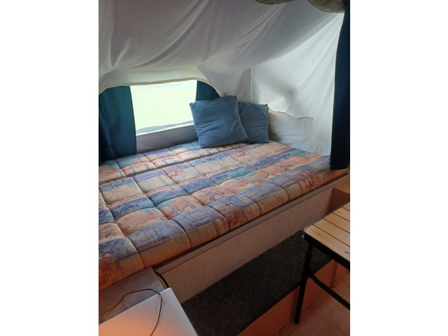 Alpenkreuzer Pennine Fiesta 2+2 Folding Caravan Awning 4 berths kitchen Awning 2011 photo: 16