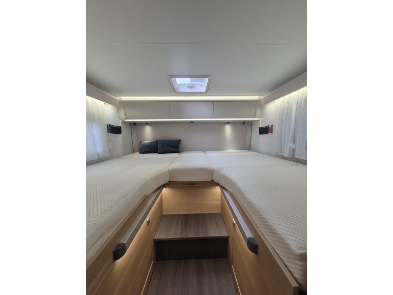 Adria Matrix 650 DL Face to face Foto: 11