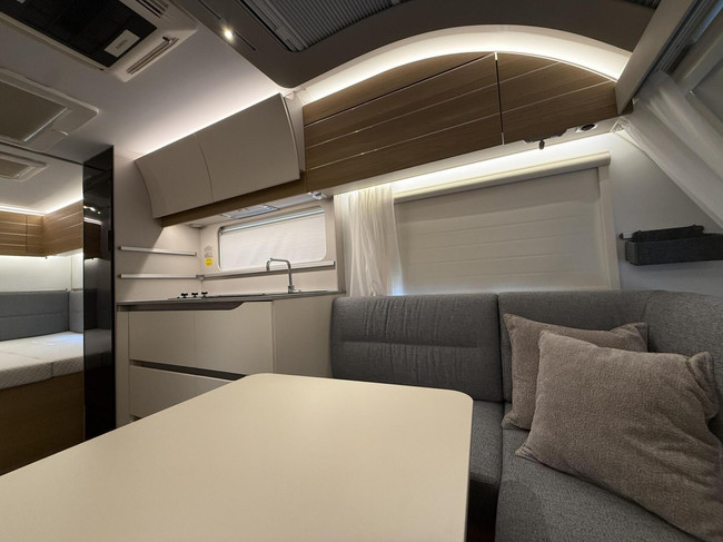 Adria Adora 522 UP Als Nieuw met Airco Mover voortent foto: 5