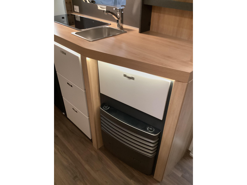 Knaus Sport 420 QD cama transversal foto: 10