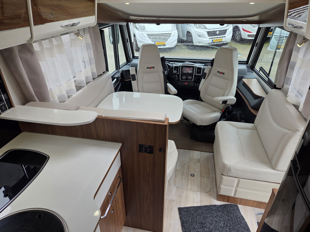 Pilote Sensation P740 Queensbed 2018 foto: 12