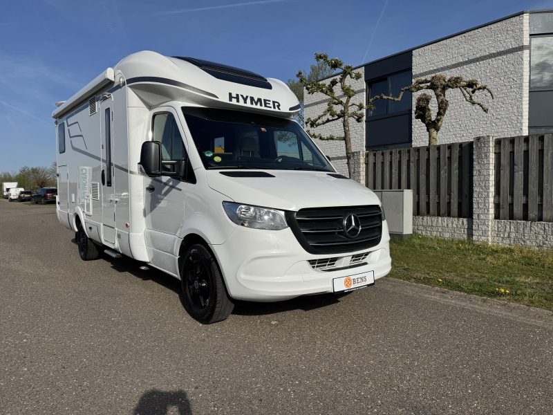 Hymer B-MC T 680 single beds pull-down bed photo: 2