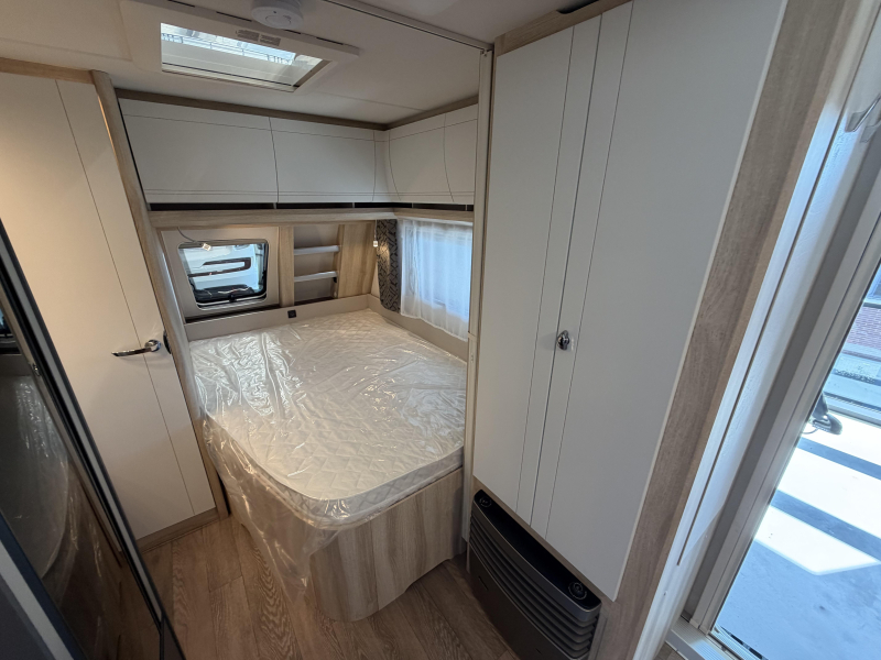 Hobby De Luxe 460 UFE New | Action model 2026 photo: 10