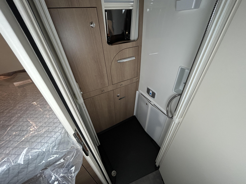 Malibu Genius 641 LE Mercedes Benz - Nieuw  foto: 18