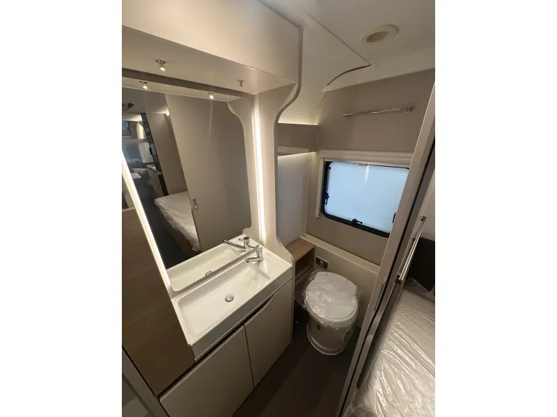 Adria Adora 572 UT Nieuw - Actie model 2025  foto: 11