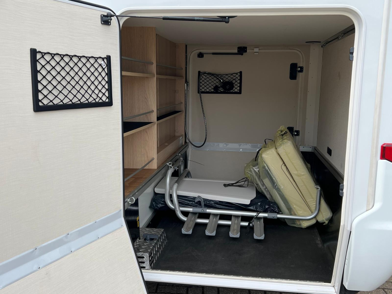 Hymer B-MC T 680 E&P nivel, aire acondicionado, Muy completo foto: 37