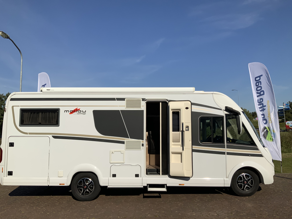 Carthago Malibu I 460 AUTOM&Aacute;TICA 150 CV Integral, Camas longitudinales y Cama abatible, Garaje, Aire acondicionado de motor, Aire acondicionado de techo, Sistema de nivelaci&oacute;n, Camper centrum on the road Marum foto: 4