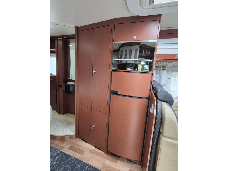 Dethleffs Eighty T 6700 Fransbed EP level TV leer  foto: 11