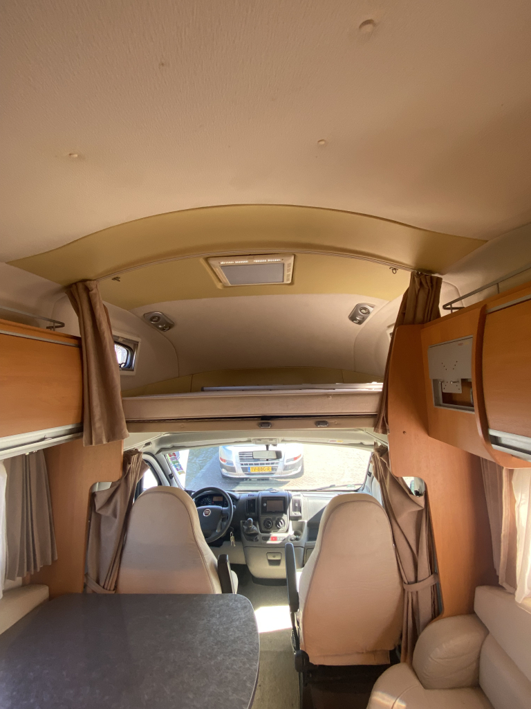 CI Mizar Garage Living 3.0 MultiJet 180 PK, Alkoof, Dwars-bed achter, Garage, Motor-airco, Zeer compleet, 1e eigenaar, Bj, 12 – 2007. Camper centrum on the road Marum  foto: 10