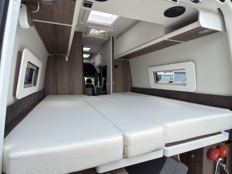 Kabe Travel Master Van 4x4 Enkele bedden  foto: 23