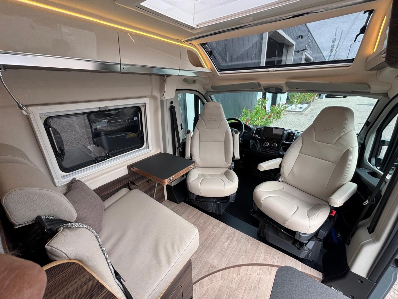 Laika Ecovip 645 unieke bus bomvol opties  foto: 2