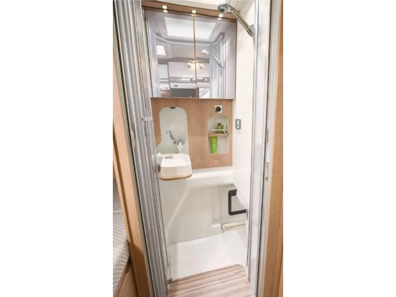 Malibu Van Compact 600 LE Lengtebedden, Automaat  foto: 7
