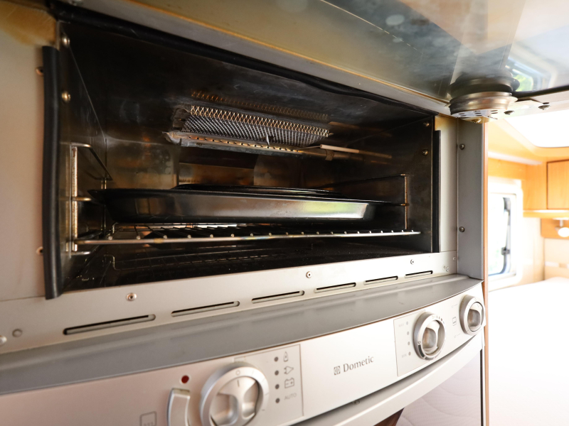 Hymer Tramp 674 SL enkele bedden | dakairco  foto: 8
