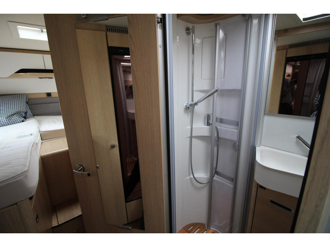 Hymer BMC-I 580 Drop-down bed | Solar | Bicycle rack | Automatic | Drop-down bed | Solar | Bicycle rack | 9-speed Auto photo: 23