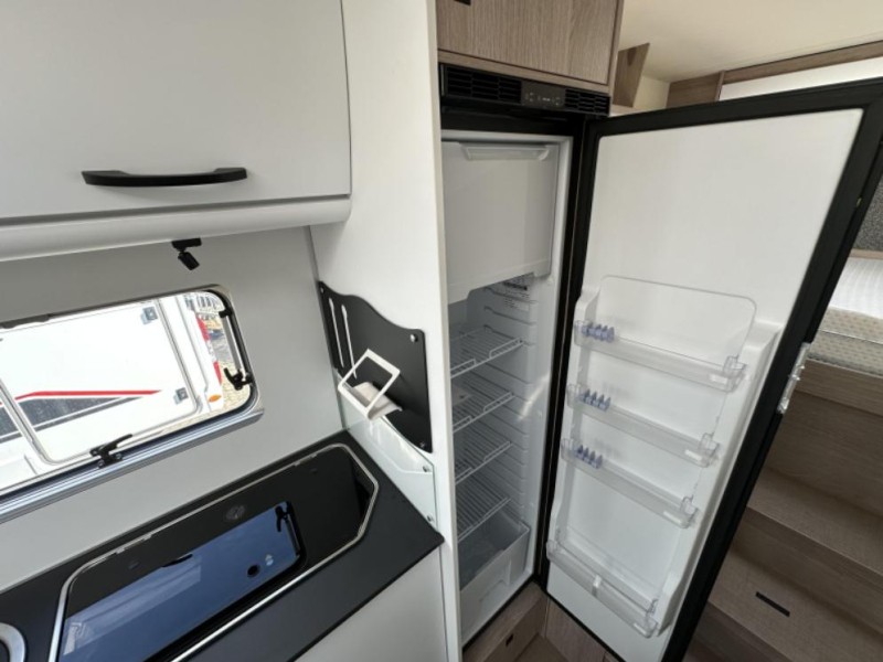 Bürstner Lyseo Time T Skyline 690 G 2 APARTE BEDDEN-AUTOMAAT  foto: 13