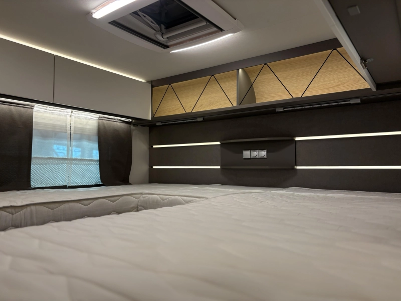 LMC Tourer 660 lengte bedden - weinig km  foto: 11