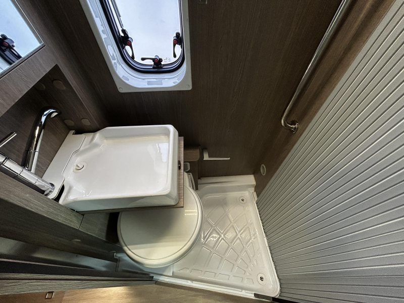 Chausson V Automaat/2019/Airco/Euro6  foto: 13