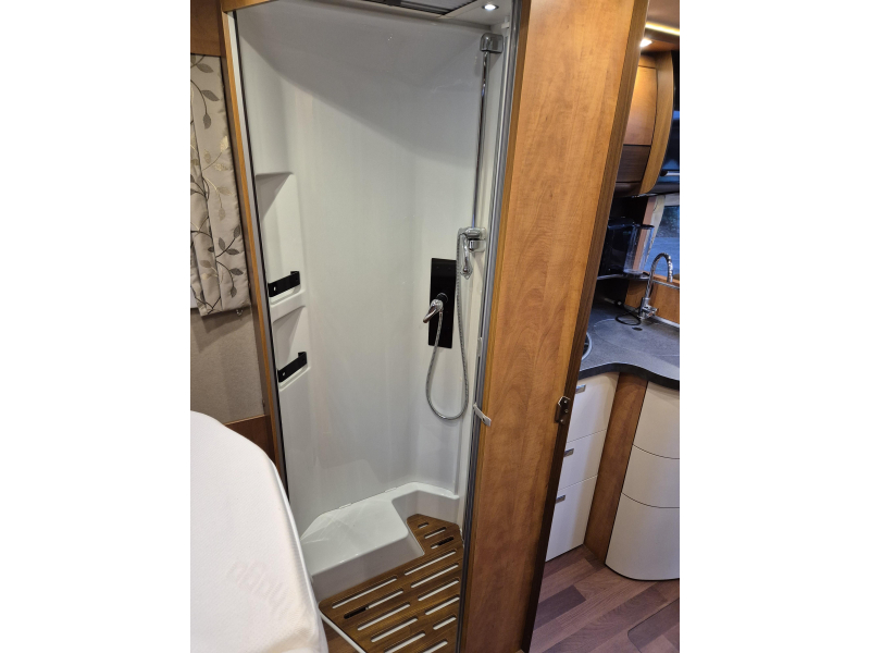 Carthago Chic C-Line 49 I Aut 150Pk Twinbed 2016  foto: 9